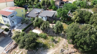 Marčana, Kavran - manjša hiša z vrtom