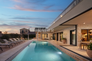 Vila Tinjan, 220m2