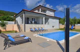 Istra, Rabac -priložnost, hiša z bazenom, 182 m2