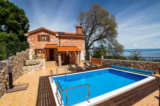 Opatija, Brseč - očarljiva hiša s čudovitim pogledom na morje, 120 m2