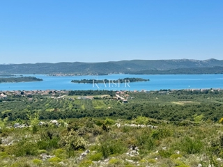Zazidljivo zemljišče Turanj, Sveti Filip I Jakov, 1.334m2