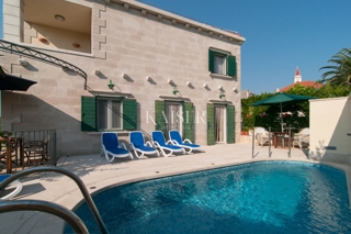 Vila Supetar, 300m2