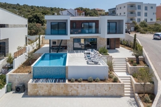 Vila Ražanj, Rogoznica, 270m2