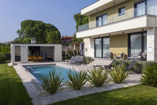 Istra, Svetvinčenat - čudovita moderna vila z bazenom