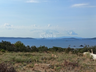 Seget Donji - Gradbeno zemljišče s panoramskim pogledom na morje