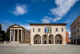 Istra, Pula - stanovanje 74m2, v starem mestnem jedru