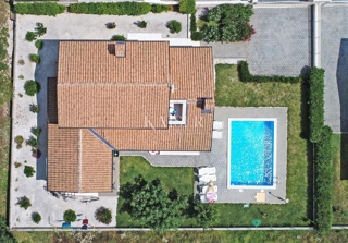 Istra, Sv. Lovreč, družinska hiša z bazenom