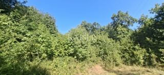  Zazidljivo zemljišče Matulji, 2.835m2
