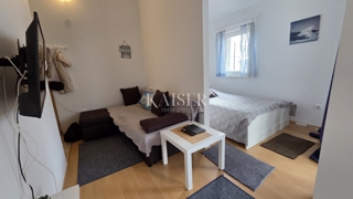 Novi Vinodolski - apartma, studio z ločeno sobo in pogledom na morje