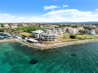 Zadar – Privlaka | Prva vrsta do morja – moderno stanovanje z zasebnim vrtom