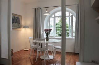 Opatija - Elegantno enosobno stanovanje v zgodovinski vili v središču mesta s parkirnim mestom