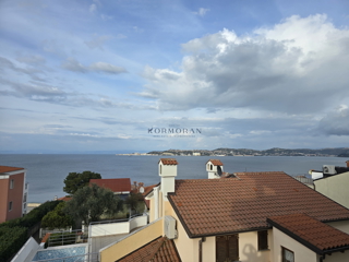 Stanovanje - Crveni Vrh