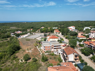 Čudovit manjši objekt v bližini Umaga