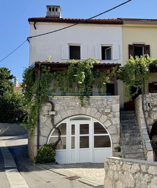 PUNAT - KAMNITA HIŠA Z DVEMA APARTMAJEMA