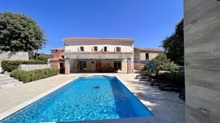 GARICA - SAMOSTOJEČA VILA Z BAZENOM