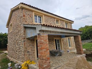 VRBNIK- RISIKA - VILA Z BAZENOM