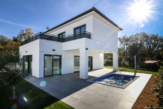 Nova samostojna hiša z bazenom in pogledom na morje!