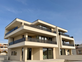 Mesto Krk: Nova luksuzno opremljena hiša na odlični lokaciji