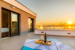 Samo v naši ponudbi! Luksuzna vila s pogledom na morje.