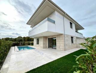 Malinska, prodaja, Nova polovična hiša z bazenom!