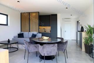 Njivice - Prodaja luksuznega apartmaja s pogledom na morje!