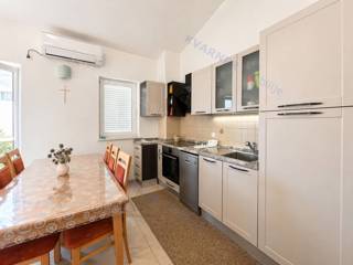Malinska - apartma z vrtom in pogledom na morje!