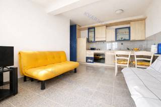 Njivice, Prodaja - Stanovanje s pogledom na morje!