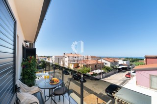 Apartma v Novigradu s pogledom na morje v bližini urejene plaže