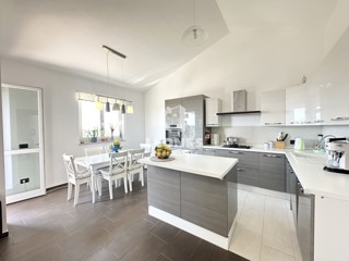 Apartma z odprtim pogledom na morje na fantastični lokaciji v Novigradu