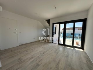 Duplex stanovanje s pogledom na morje v Lovrečici, le 300 metrov od morja