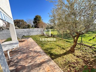 Apartma na odlični lokaciji blizu morja in vseh storitev v Novigradu