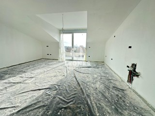 Penthouse s pogledom na zelenje v okolici Poreča