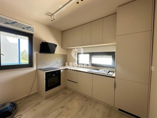 Moderno opremljen apartma le 300 metrov od morja v Lovrečici