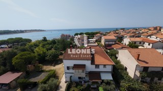 Dva apartmaja v pritličju - druga vrsta do morja v Umagu