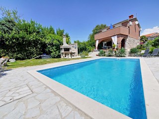 Krk, Malinska širše območje. Samostojna kamnita hiša z bazenom.