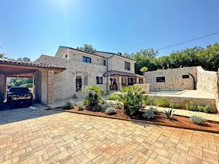 Otok Krk. Zaliv Soline. Nova ekskluzivna vila z bazenom