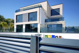Mesto Krk. Penthouse s pogledom na morje