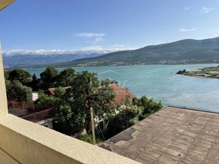 Hiša Donji Karin, 180m2