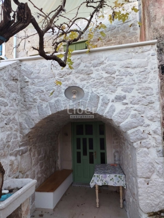 Hiša Veli Iž, 90m2