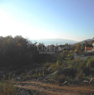 Zemljišče Poljane, 718m2