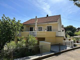 Hiša Gornji Karin, 130m2