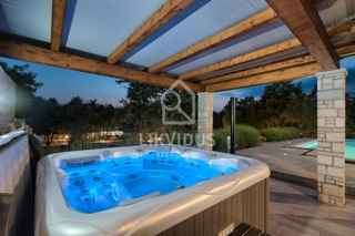 Hiša Štokovci, Svetvinčenat, 294m2