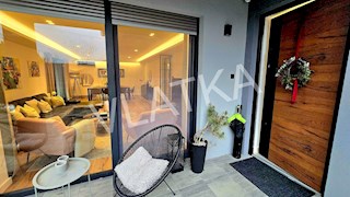 MODERNA 5-SOBNA HIŠA NA TUŠKANCU