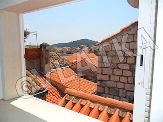 ELITNA HIŠA 209 m2 V CENTRU DUBROVNIKA, 23 M OD PARKIRIŠČA