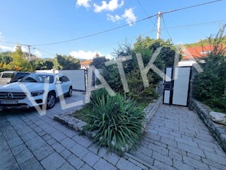 LUKSUZNA VILLA MLINOVI S 5 PARKIRNIMI MESTMI