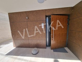 9-SOBNA MODERNA HIŠA V MLINOVIH