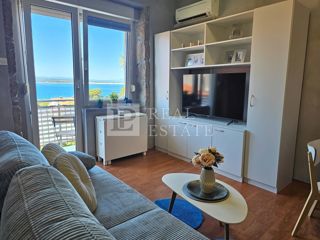 CRIKVENICA - EKSKLUZIVNA PRODAJA - čudovito opremljen apartma z odprtim pogledom na morje