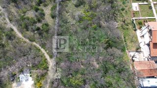 KLENOVICA - gradbeno zemljišče velikosti 1366 m2 z odprtim pogledom na morje