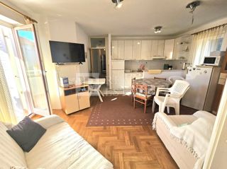 CRIKVENICA - 2-sobno stanovanje 450 metrov od morja