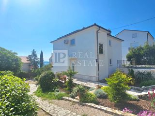 CRIKVENICA - lepo urejena samostojna hiša